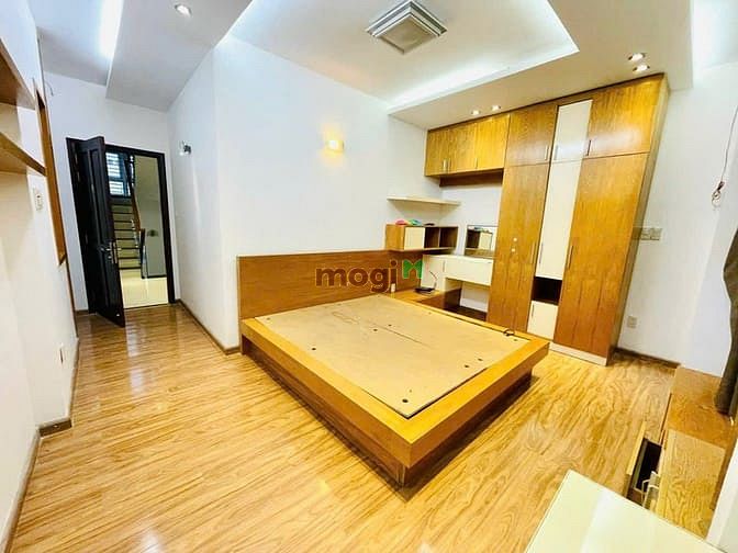 Hình ảnh Cho thuê nhà mới đẹp 666C Đường 3/2, Phường 14, Quận 10.