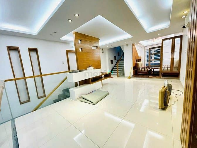 Hình ảnh Cho thuê nhà mới đẹp 666C Đường 3/2, Phường 14, Quận 10.