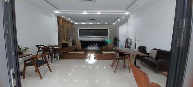 Hình ảnh Biệt thự thang máy 7X20 3Lầu cho thuê đường D3, Phước Long B, Thủ Đức