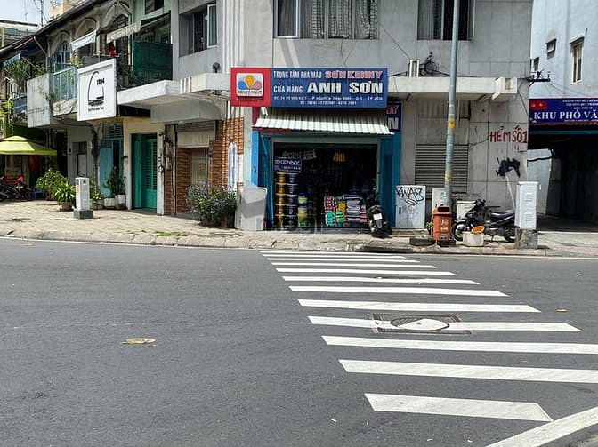 Hình ảnh Cho thuê mặt tiền góc 2 mặt tiền - Quận 1