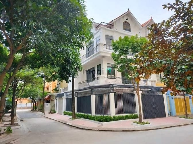Hình ảnh Chính Chủ Cho thuê Biệt Thự Mễ trì - Nam từ Liêm - Dt 120m2 x 4 tầng.