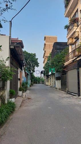 Hình ảnh Bán đất phố Đức Giang 70m2, giá h.iếm 6.7tỷ, ô tô 7 chỗ đỗ cổng, thông