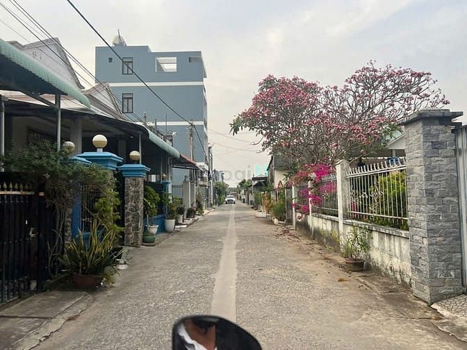 Hình ảnh BÁN GẤP đất thổ Phú Thạnh Nhơn Trạch vành đai 3,oto,giá rẻ 4,5tr/m,SHR