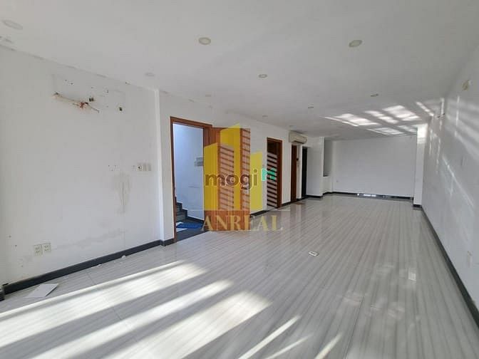 Hình ảnh Toà Văn Phòng Hầm 4 Lầu Sàn Trống Giá 85 Triệu