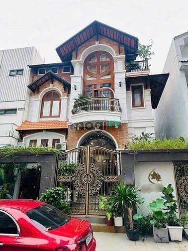 Hình ảnh Cho thuê Biệt Thự siêu sang, 4 Tầng hẻm xe hơi rộng 10m