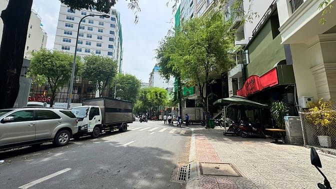 Hình ảnh Giá TỐT! Bán mặt tiền đường Thi Sách, Q.1 – 12x21m - 2 Tầng.