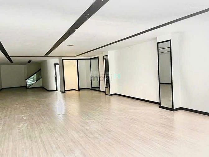 Hình ảnh KHAN HIẾM! Bán MT Hai Bà trưng, Q.3 – 7.3x24m – 4 tầng chỉ 192 tỷ