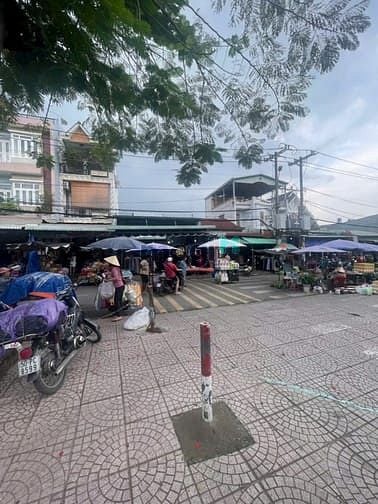 Hình ảnh Bán Nhà Cấp 4, DT 184m2 Ngang 7,5m, MT Đường 20 Nguyễn Văn Tăng, Q9.
