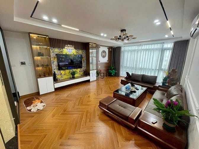 Hình ảnh Nhà phố Ngọc Lâm 35m2- 6T, thang máy, nội thất, gần cầu Chương Dương