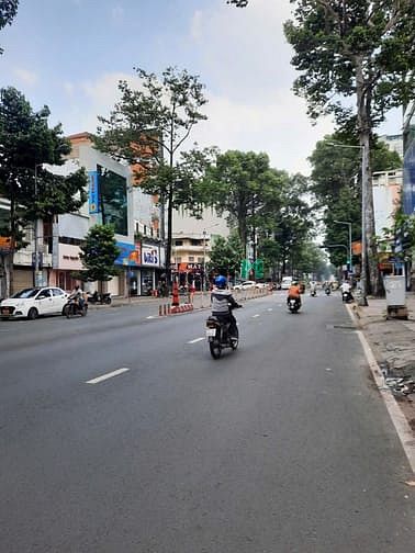 Hình ảnh 💯HIẾM💥💥Nhà đẹp MTKD đoạn đẹp nhất Bình Phú 4x20m 3 tầng GẦN CHỢ LỚN