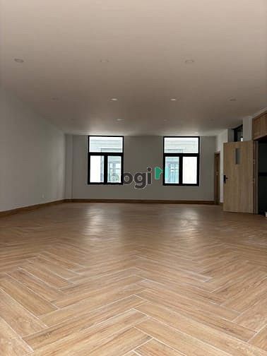 Hình ảnh Cho thuê tầng văn phòng 70m2, có máy lạnh, sàn gỗ, nhà vệ sinh