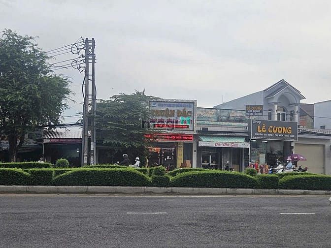 Hình ảnh Bán 3 căn nhà rất rộng mặt tiền 30 tháng 4 gần chợ Da Liễu, Cần Thơ