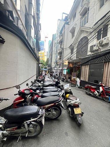 Hình ảnh Cho thuê mặt bằng - Lê Thánh Tôn - Bến Nghé, Quận 1