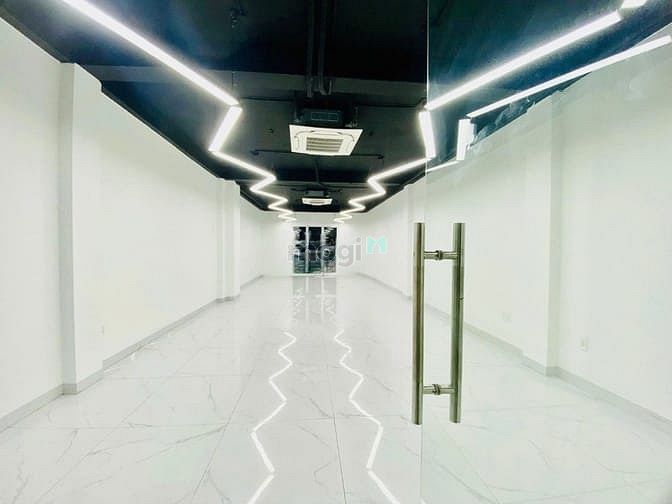 Hình ảnh Sắp bàn giao Tòa nhà văn phòng có thang máy- K300