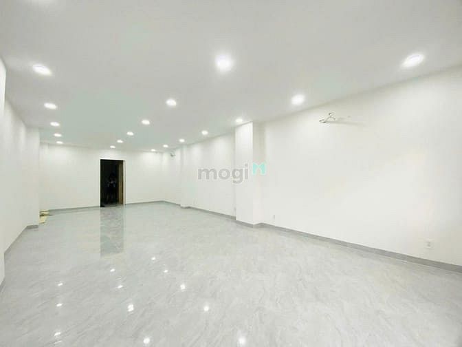 Hình ảnh Sắp bàn giao Tòa nhà văn phòng có thang máy- K300