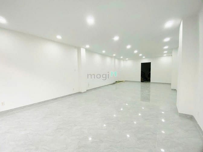 Hình ảnh Sắp bàn giao Tòa nhà văn phòng có thang máy- K300