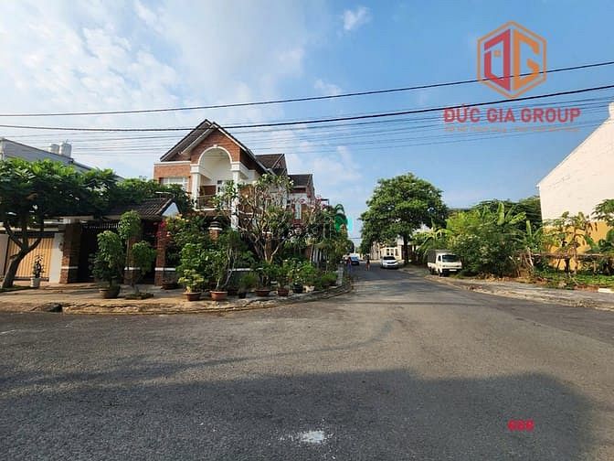Hình ảnh Bán nhà  góc 2 mặt tiền khu dân cư Tân Phong sổ hồng 195m2 giá 11.2 tỷ
