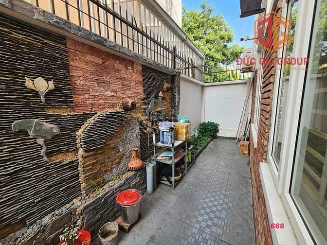 Hình ảnh Bán nhà  góc 2 mặt tiền khu dân cư Tân Phong sổ hồng 195m2 giá 11.2 tỷ