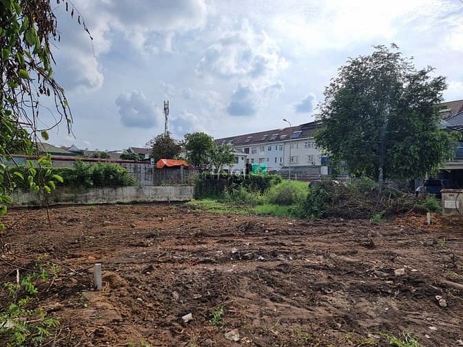Hình ảnh Cần bán nền đất biệt thự đường số 12