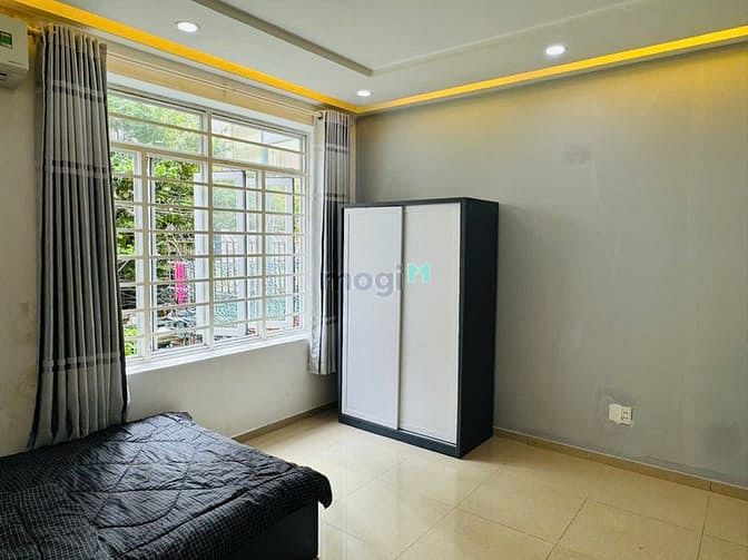 Hình ảnh Tiện đi Sân Bay - Vòng Xoay Lăng Cha Cả - Ngã Tư Phú Nhuận