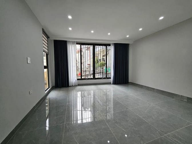 Hình ảnh Nhà mới xây Gia Quất 5 tầng gara ô tô, mặt tiền 5m. gíá 9,1 tỷ