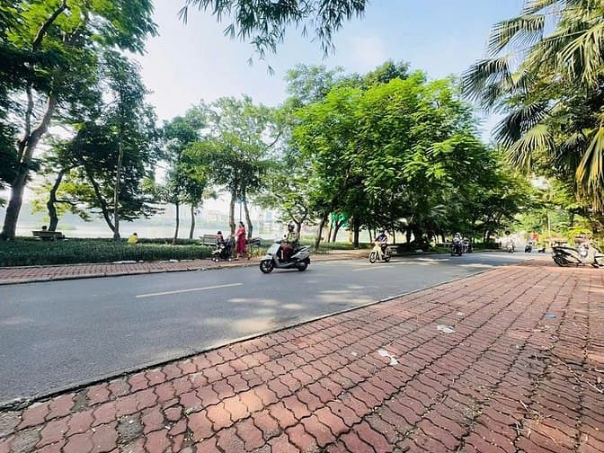 Hình ảnh 🌟Phải Thật Nhanh! Vip nhất tập thể Giảng Võ_Ba Đình_view hồ_Sổ to_80m
