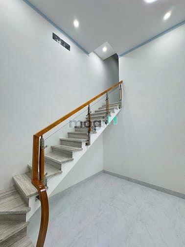 Hình ảnh Bán nhà 1 trệt 1 lửng gần trường tiểu học Tân Phong