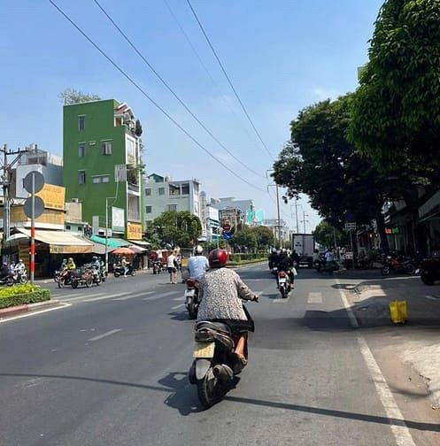 Hình ảnh BÁN GẤP ĐẤT Mặt Phố Lạc Long Quân, 2 THOÁNG, 170M2, MT 6M, 88 TỶ