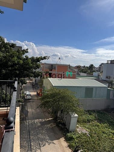 Hình ảnh Cho Thuê Nhà Nguyên Căn Mới, Đậu Xe Ô Tô – Đường An Phú Đông 3, Q12