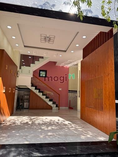 Hình ảnh Cho Thuê Nhà Nguyên Căn Mới, Đậu Xe Ô Tô – Đường An Phú Đông 3, Q12