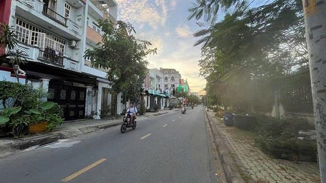 Hình ảnh Đất Mặt Tiền D1 HIỆP PHÚ 90 met2 ngang 5m, Đường 10 met. giá 8.6 Tỷ TL