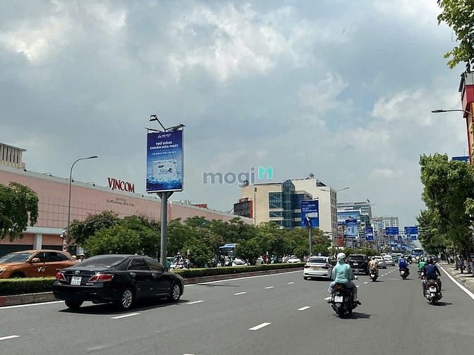 Hình ảnh Bán nhà 4L BTCT hẻm 8m Cộng Hòa sát ga T3 ngang 5m 100m2 có gara 23 tỷ
