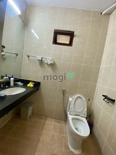 Hình ảnh Cho thuê nhà kinh doanh trung tâm Quận 1