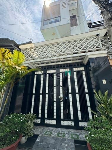 Hình ảnh Nhà 1 sẹc thới an 11 quận 12 cũ 70m2 4 tầng 5 tỷ 950.