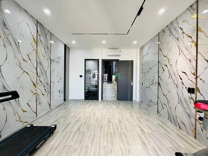 Hình ảnh Siêu phẩm giá mềm lên sóng - tuyến Phan Xích long