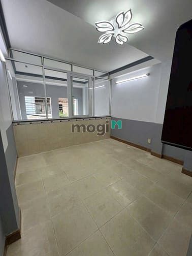 Hình ảnh Cho Thuê Nguyên Căn Lạc Long Quân - 5PN  - HXH - 18 Triệu