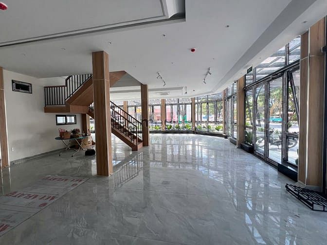 Hình ảnh Mặt bằng 400m², view sông – thiết kế kính – vị trí trung tâm sầm uất