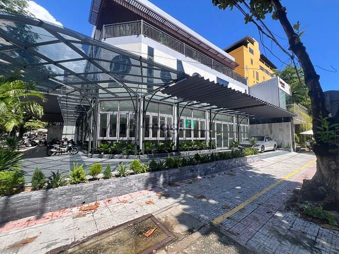 Hình ảnh Mặt bằng 400m², view sông – thiết kế kính – vị trí trung tâm sầm uất