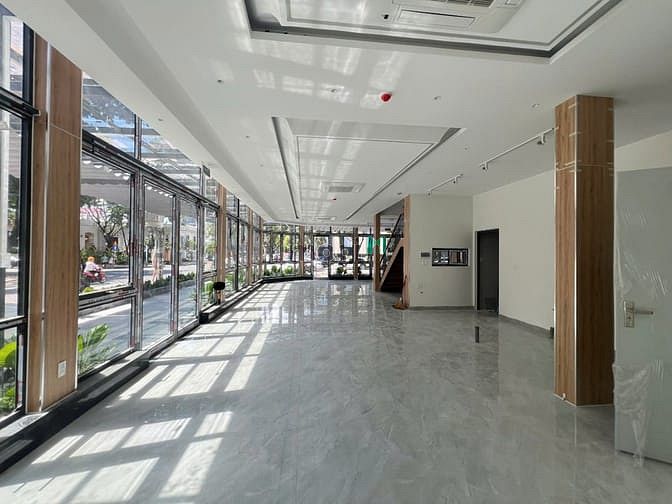 Hình ảnh Mặt bằng 400m², view sông – thiết kế kính – vị trí trung tâm sầm uất