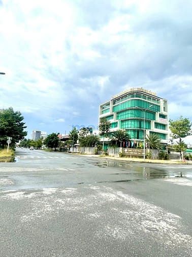 Hình ảnh Bán 4 nền liền góc 2 mặt tiền đường Hoàng Văn Thái KDC Hưng Phú