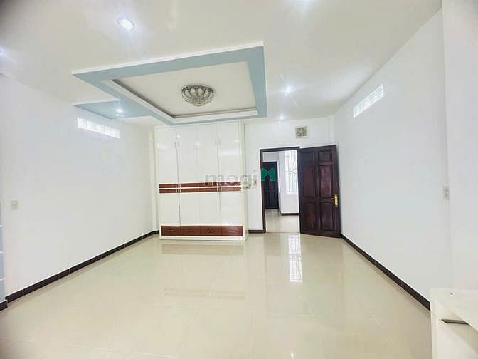 Hình ảnh Duy Nhất Còn Lại Trên Đường Lê Văn Sỹ Q.3 Nhà 5 Tầng DT 5.25x16 Hẻm 6m
