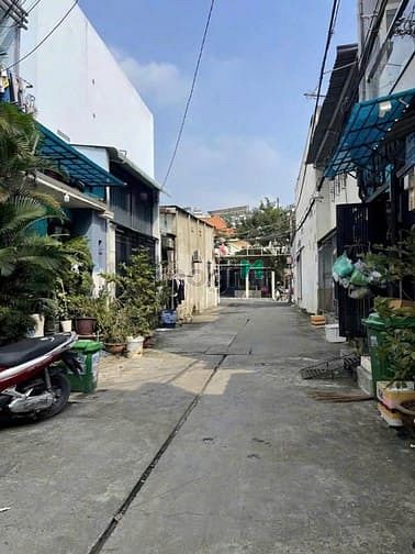 Hình ảnh Nhà ngộp trệt lửng chính chủ - 30M2 - SHR - CẦN BÁN GẤP TRONG TUẦN
