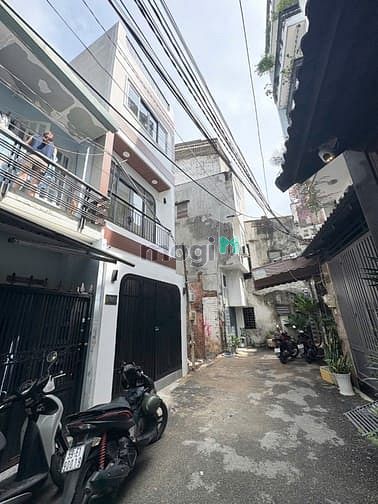 Hình ảnh Cần bán nhà quận Tân Phú - 5 tỷ 950 triệu