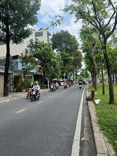 Hình ảnh Bán nhà đường 12m Bùi Đình Túy, Bình Thạnh, 8x24m, 4 tầng, chỉ 28 tỷ