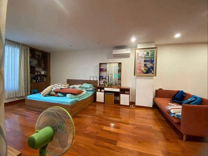 Hình ảnh Bán nhà hẻm 8m Lê Minh Xuân, Phường 7, Q. Tân Bình. Dt: 4,4x16,7m.