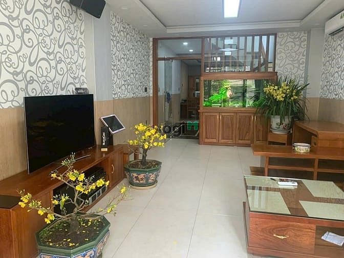 Hình ảnh Bán nhà hẻm 8m Lê Minh Xuân, Phường 7, Q. Tân Bình. Dt: 4,4x16,7m.