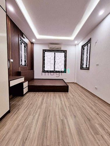 Hình ảnh Bán nhà dân xây Trường Chinh 5 tầng 30m2 , Mt 3.3m giá 7,6 tỷ