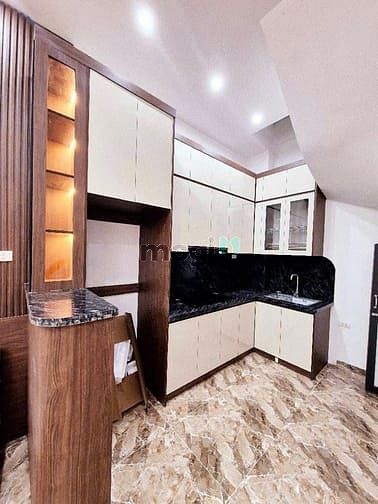 Hình ảnh Bán nhà dân xây Trường Chinh 5 tầng 30m2 , Mt 3.3m giá 7,6 tỷ