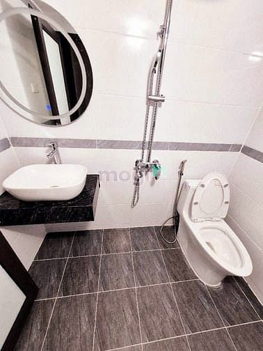 Hình ảnh Bán nhà dân xây Trường Chinh 5 tầng 30m2 , Mt 3.3m giá 7,6 tỷ