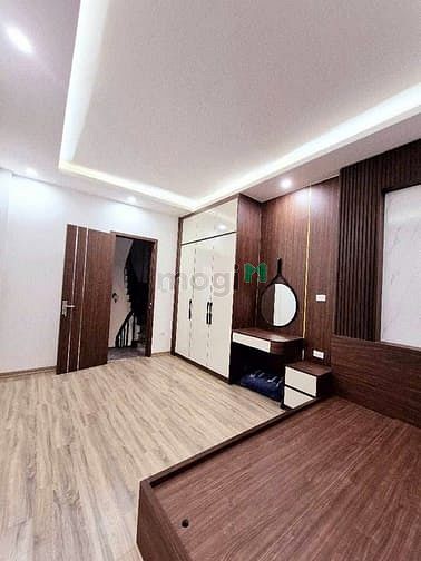 Hình ảnh Bán nhà dân xây Trường Chinh 5 tầng 30m2 , Mt 3.3m giá 7,6 tỷ